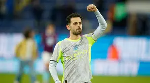 Selebrasi Bernardo Silva usai laga Burnley vs Manchester City di pekan ke-34 Liga Inggris 2025/2026 di Turf Moor, Kamis (23/04/2026) dini hari WIB. (AP Photo/Dave Thompson)