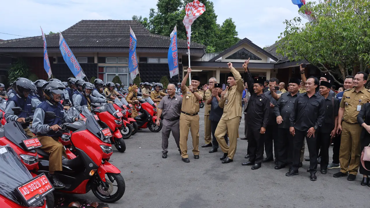 Lurah dan Kepala Desa di Wonogiri, Jawa Tengah dapat kendaraan dinas