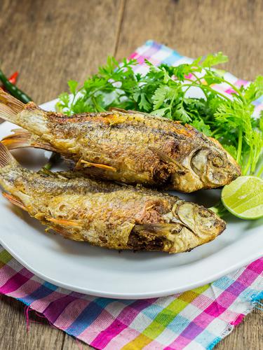 Resep Ikan Mas Goreng Bumbu Bawang Ketumbar Lifestyle Fimela Com