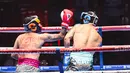 Onadio Leonardo bertanding tinju melawan Bobby Saputra dalam laga Superstar Knockout Vol . 2 di Jakarta International Velodrome, Rawamangun, Jakarta Timur, Sabtu (7/12/2024).