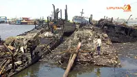 Titik Api 7 Kapal di Muara Baru Sulit Dipadamkan