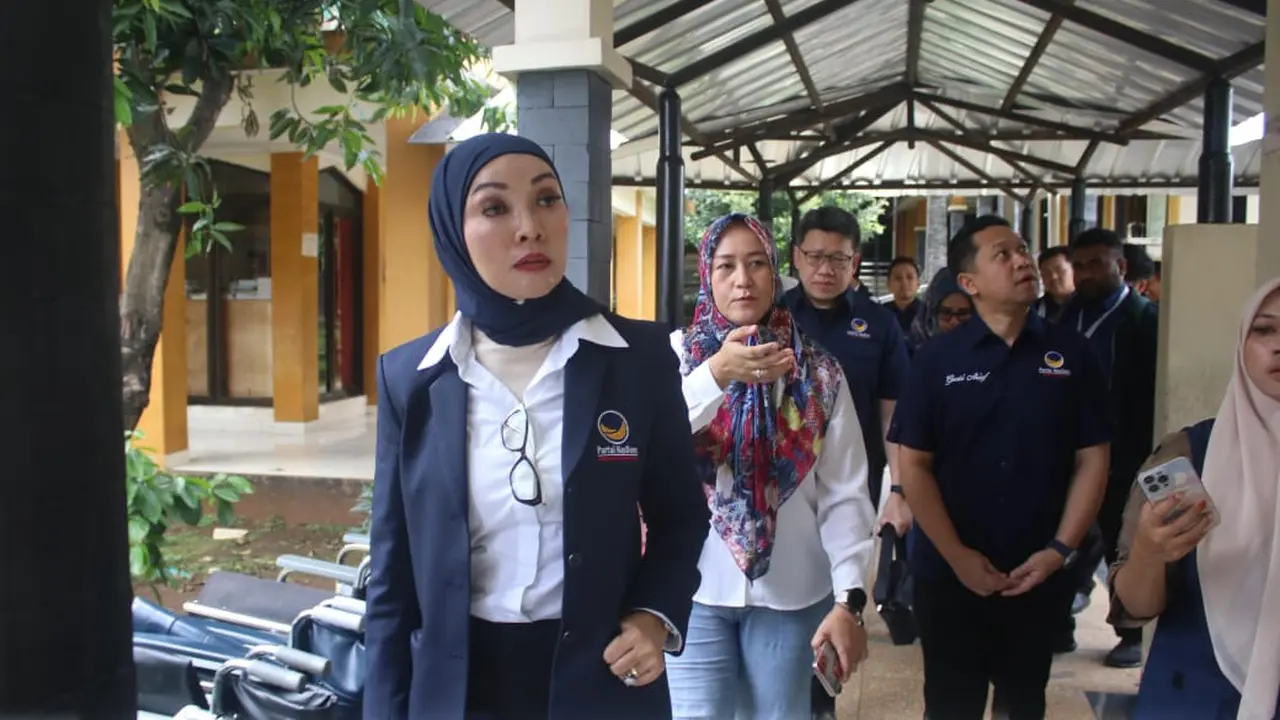 Pengurus Partai NasDem mengunjungi Panti Sosial Tresna Werdha Budi Mulia 1, Cipayung, Jakarta Timur, Sabtu (25/10/2025) (Istimewa)