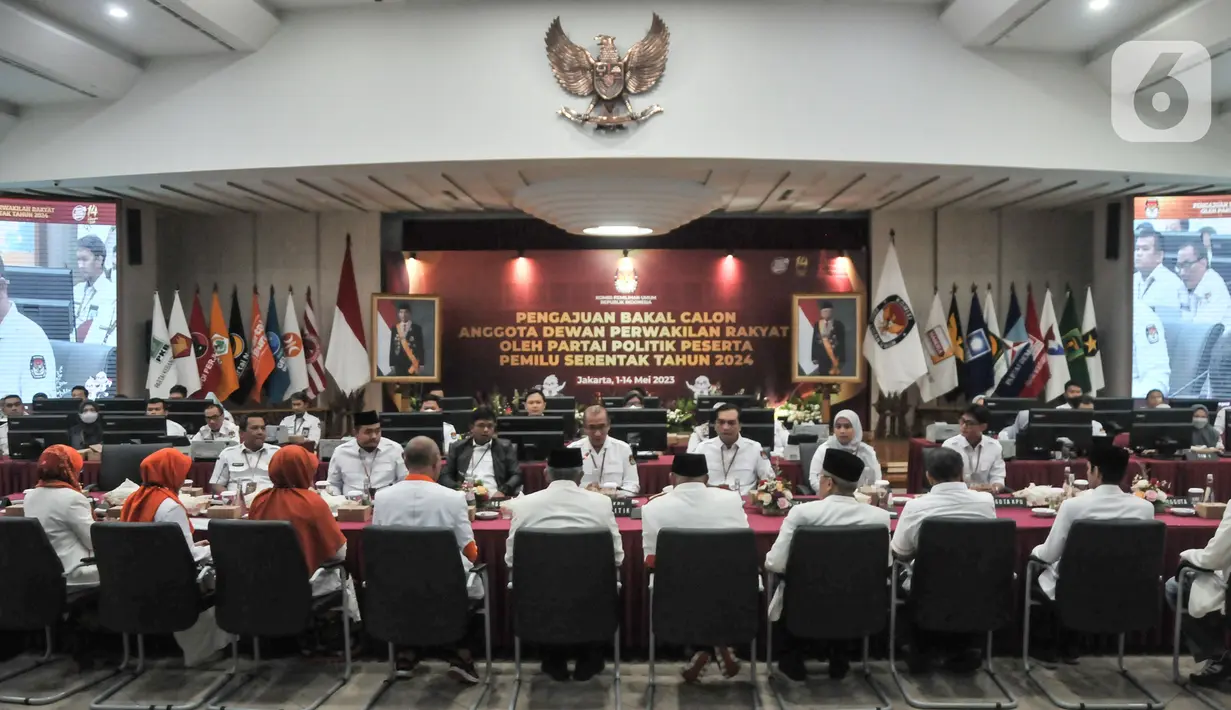 KPU telah menetapkan 18 partai politik tingkat nasional yang lolos sebagai peserta Pemilu 2024. KPU juga menetapkan enam partai lokal aceh untuk ikut Pemilu 2024. (merdeka.com/Iqbal S. Nugroho)