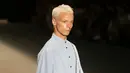 Model Tales Cotta saat tampil di catwalk Sao Paulo Fashion Week, Sao Paulo, Brasil, 27 April 2019. Panitia menyampaikan belasungkawa dan siap memberi bantuan kepada keluarga sang model di momen duka tersebut. (REUTERS/Leco Viana)