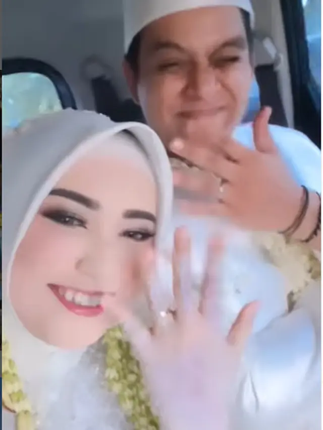 6 Momen Pernikahan Lebby Wilayati, Penampilan Dewi Perssik Bikin Pangling