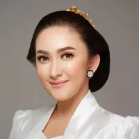 Nafa Urbach berkebaya (Instagram/nafaurbach)