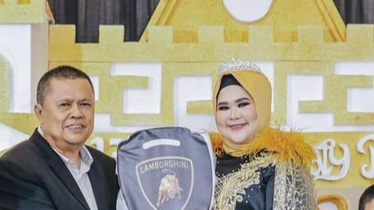 Mobil Hadiah Ultah ke-17 Tahun