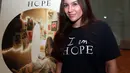 Ditemui di Ciputra Artpreneur Theater, Kuningan, Jakarta Selatan, Senin (21/9/2015), Wulan Guritno mengatakan pesan dari film ‘I am Hope’ untuk memberikan informasi kepada penonton mengenai bahaya kanker. (Deki Prayoga/Bintang.com)