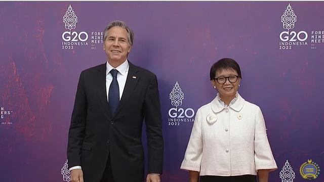 Menlu RI Retno Marsudi dan Menlu AS Antony Blinken di KTT Menlu G20 di Nusa Dua, Bali. (Dok YouTube MOFA RI)