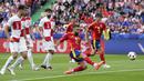 Bek Timnas Spanyol, Dani Carvajal mencetak gol ketiga timnya ke gawang Timnas Kroasia pada laga Grup B Euro 2024 di Olympiastadion, Berlin, Jeman, Sabtu (15/6/2024). (AP Photo/Sergei Grits)