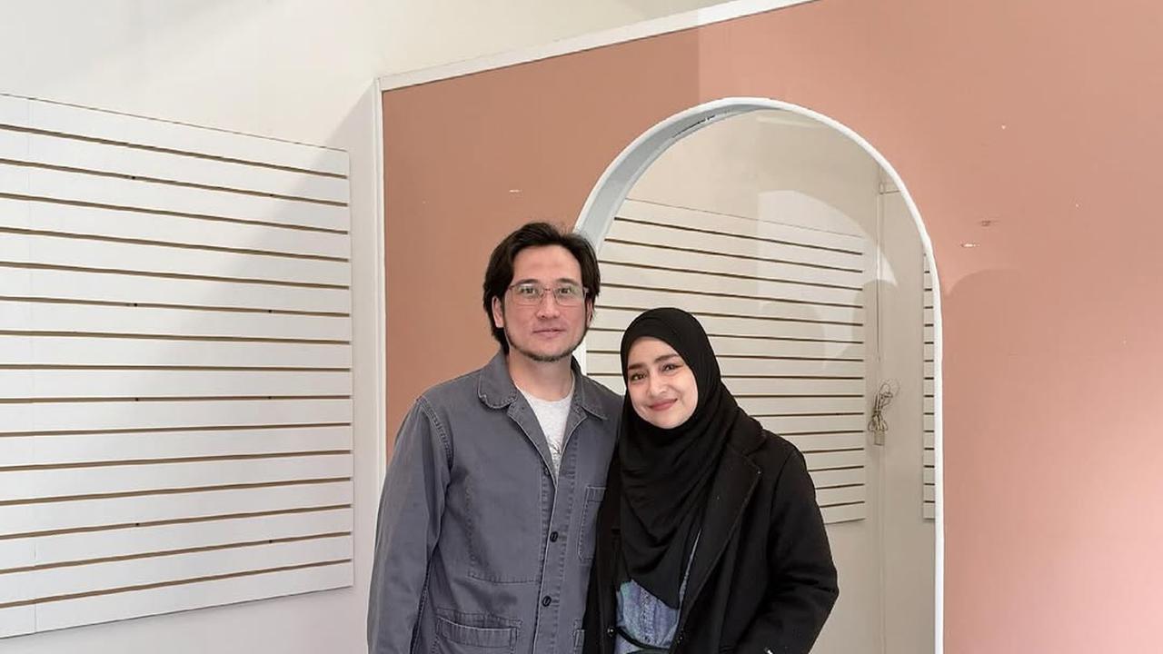 5 Potret Cindy Fatikasari dan Tengku Firmansyah Perlihatkan Masjid Indonesia Pertama di Kota Edmonton