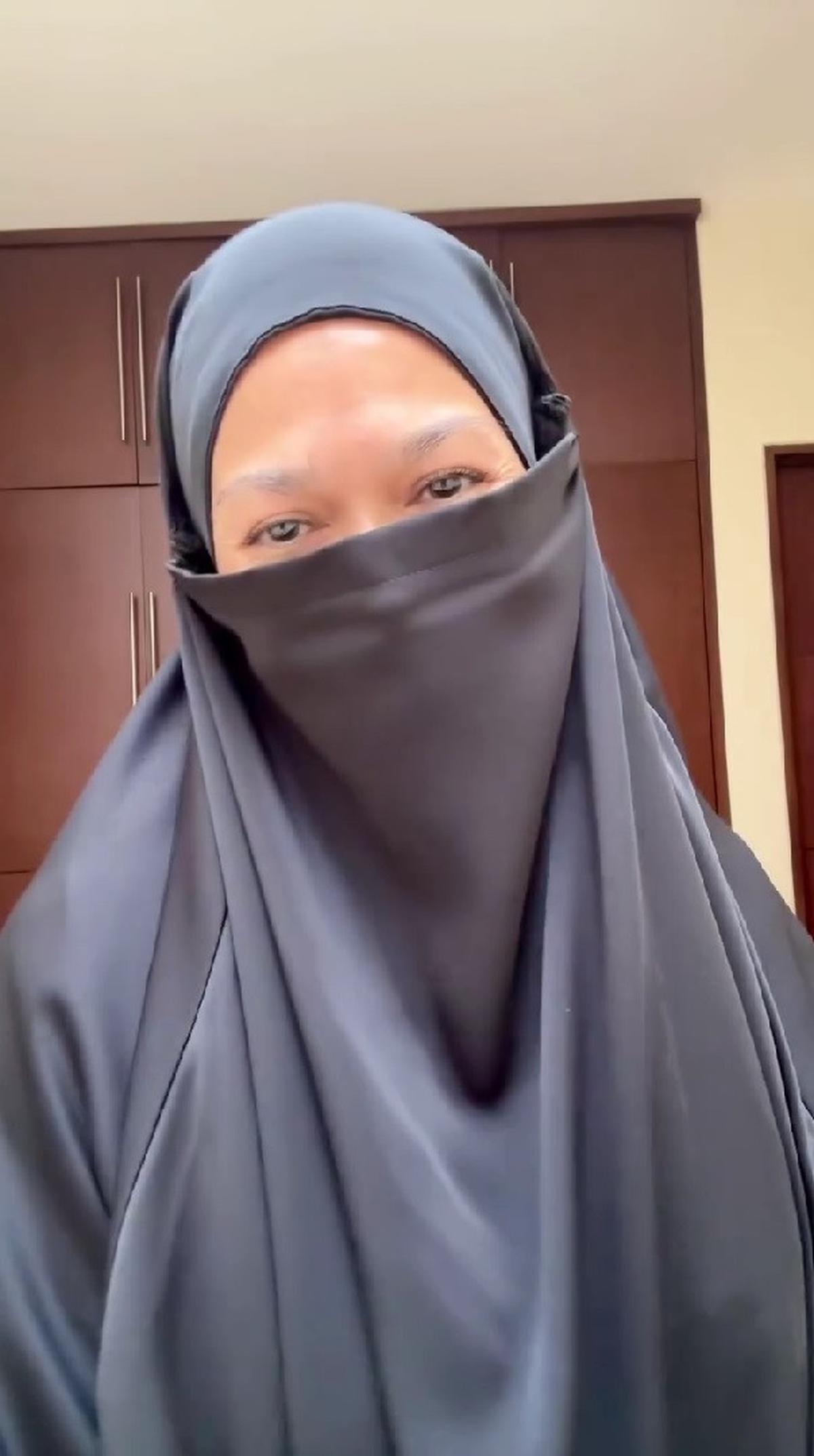 Potret Donna Harun Tampil Berhijab hingga Bercadar Curi Perhatian Netizen, Sebut Ingin Jadi Wanita Sabar dan Tenang