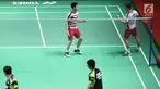 Ganda putra Indonesia, Marcus F Gideon/Kevin Sanjaya Sukomuljo merayakan poin saat lawan M Ahsan/Hendra Setiawan di 32 besar Indonesia Open 2018, Istora GBK, Jakarta, Rabu (4/7). Kevin/Marcus unggul 21-16, 18-21, 21-10. (Liputan6.com/Helmi Fithriansyah)