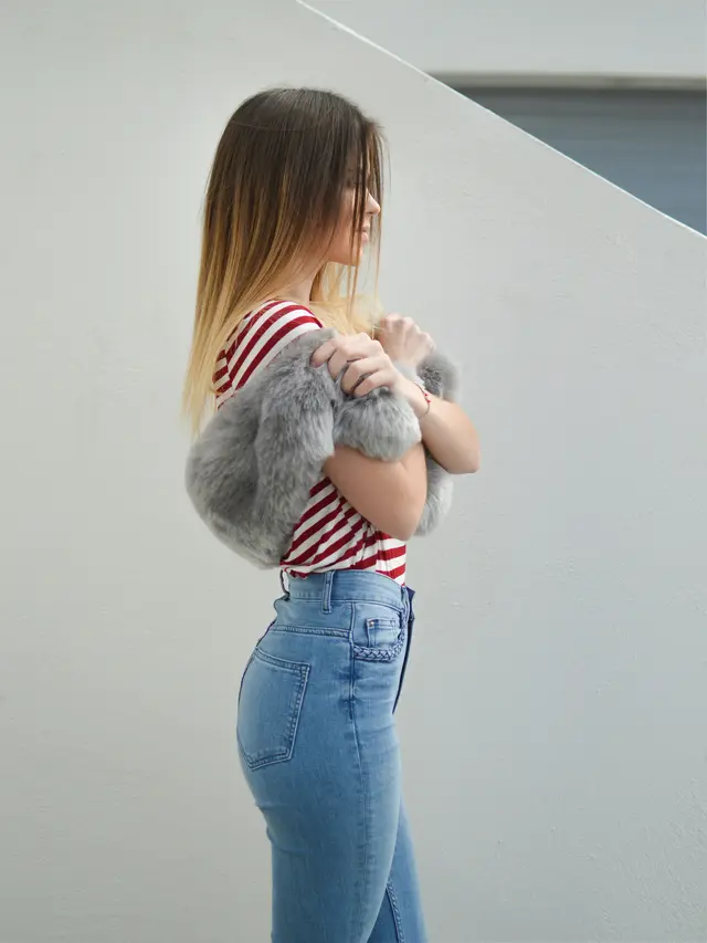 Skinny Jeans: Potongan Mulus untuk Tampilan Lebih Langsing