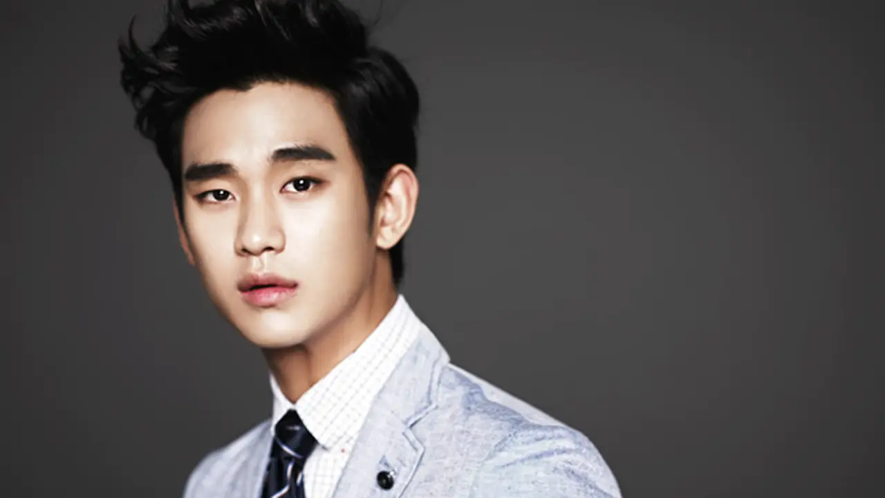 Kim Soo Hyun Minta Maaf Harus Adakan pertunjukan ke Cina
