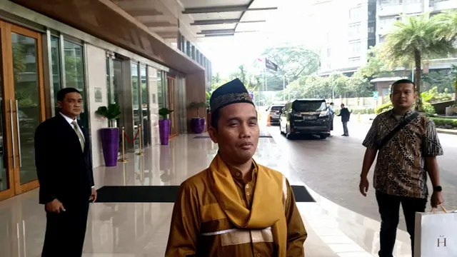 Ustaz Maulana.
