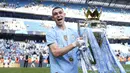 Man City menjadi klub pertama yang merebut gelar empat tahun secara beruntun sejak 2021. (AP Photo/Dave Thompson)