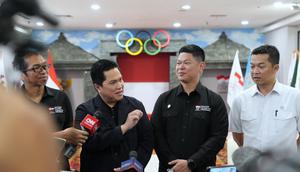 Menteri Pemuda dan Olahraga (Menpora) Erick Thohir bersama Ketua NOC Indonesia, Raja Sapta Oktohari, dan Wamenpora Taufik Hidayat. (Dok. Kemenpora)