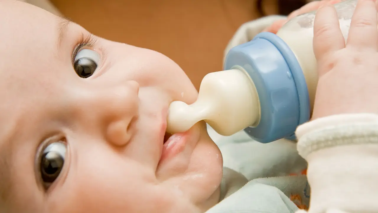 Mencuci Botol Susu Anak Tak Cukup Dengan Sabun