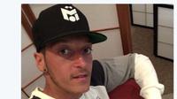 Mesut Ozil (Twitter)