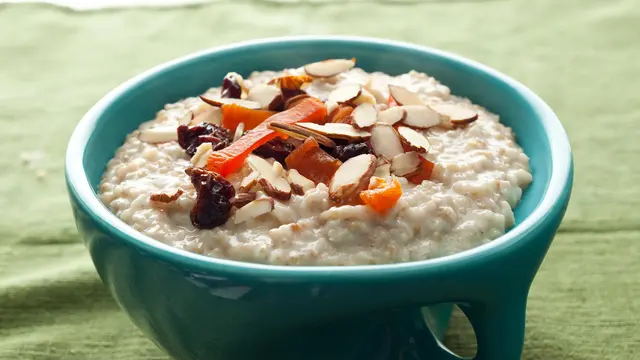 [Bintang] 5 Manfaat Jika Kamu Mengonsumsi 'Oatmeal' Setiap Hari