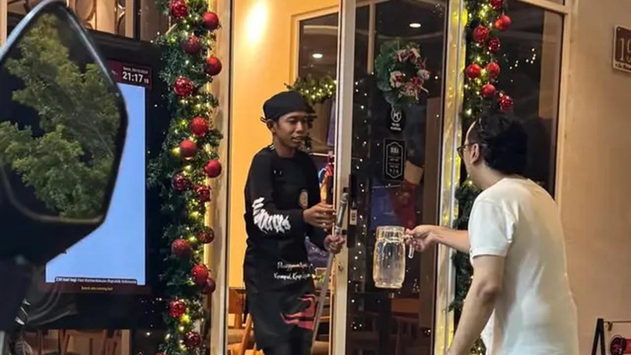 Profil Dede Sunandar, Komedian yang Tak Gengsi Jadi Pramusaji Restoran