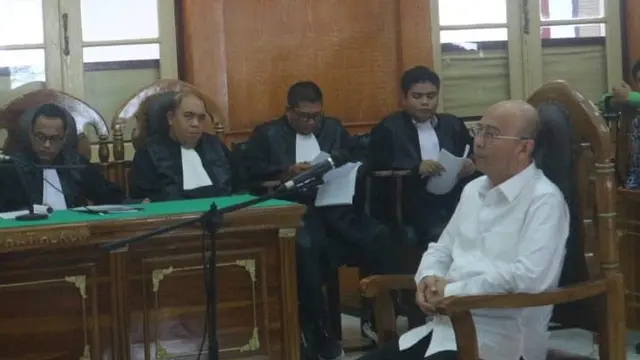Sidang perdana kasus suap yang menjerat Wali Kota Medan non aktif, Tengku Dzulmi Eldin