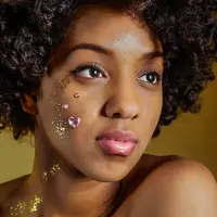 Glitter Makeup | unsplash.com/@jeka_fe