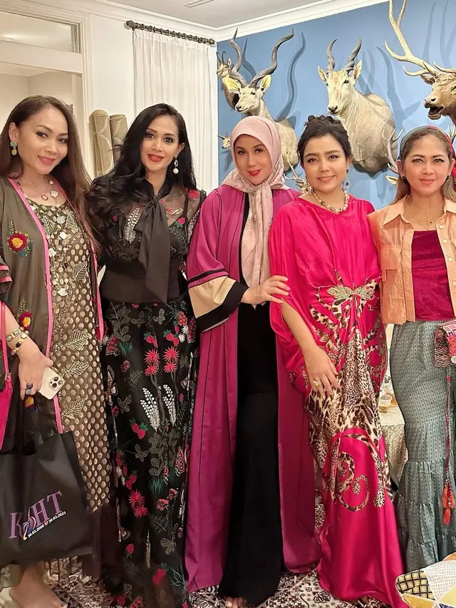 Mayangsari undang Geng arisan Kepompong Buka Puasa Bersama di rumahnya (Foto: instagram marinizumarnisreal)