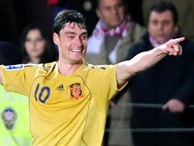 Spain&#039;s Albert Riera celebrates after his goal against Turkey during their 2010 FIFA World Cup qualification match at the Ali Samiyen stadium in Madrid on April 1, 2009. AFP PHOTO/MUSTAFA OZER