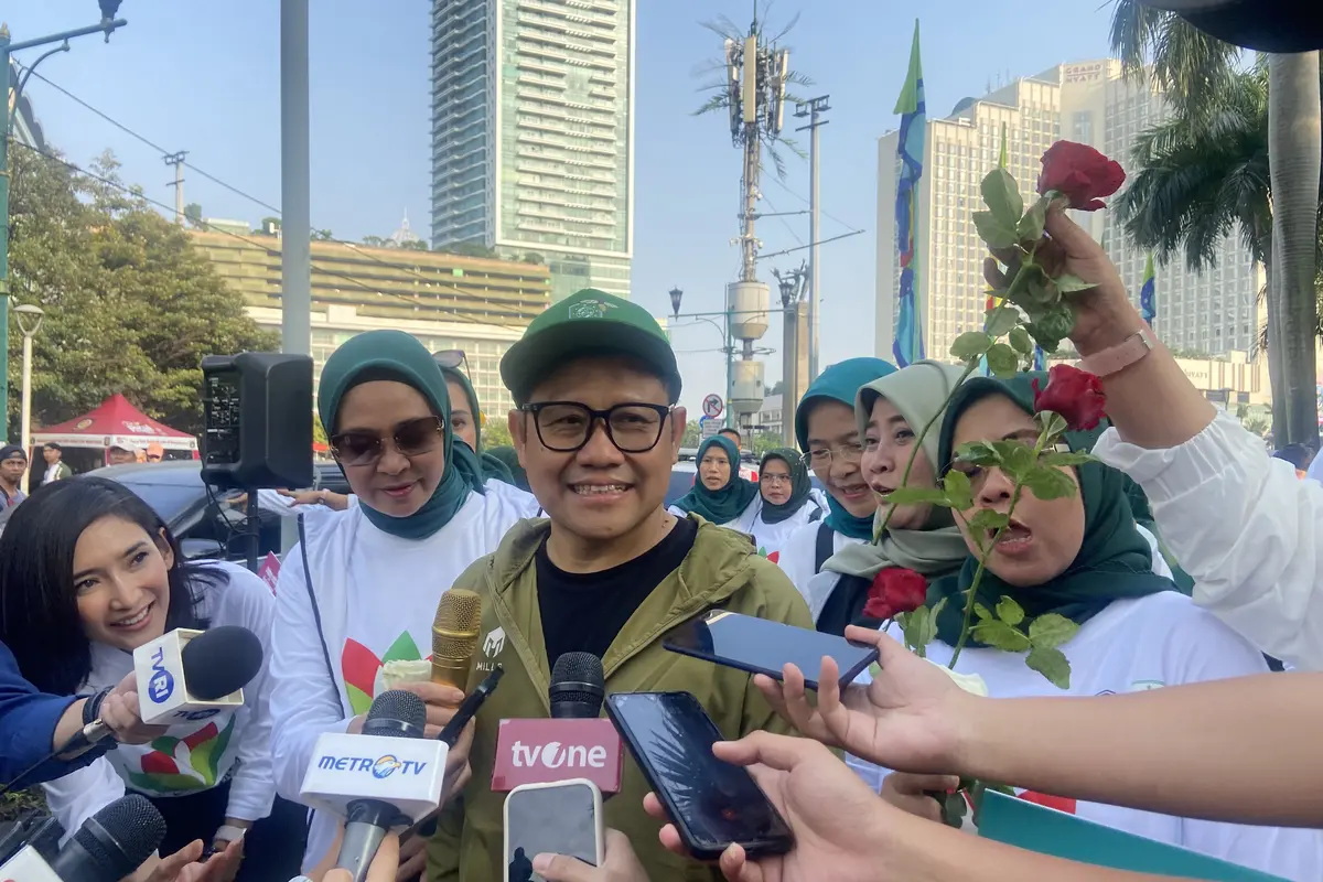 Wakil Ketua DPR Muhaimin Iskandar alias Cak Imin ikut menyosialisasi UU Nomor 4 tahun 2024 tentang Kesejahteraan Ibu dan Anak (KIA) di kawasan CFD Jakarta, Minggu (21/7/2024)