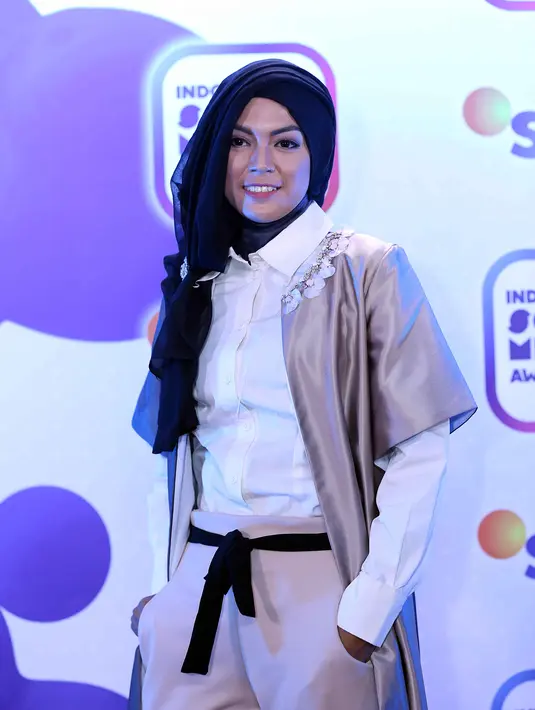 Rizma Uldiandari saat tampil di Indonesian Social Media Awards (ISMA 2K16) yang digelar SCTV di Studio 6 Emtek, Jakarta Barat, Rabu (1/11/2016). (Nurwahyunan/Bintang.com)