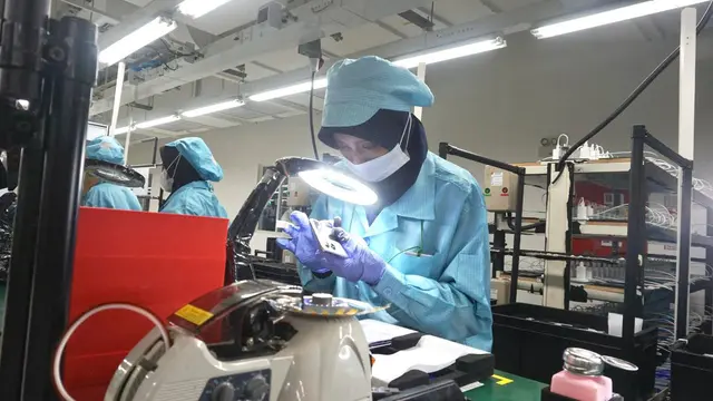 Proses Produksi Oppo Find N2 Flip