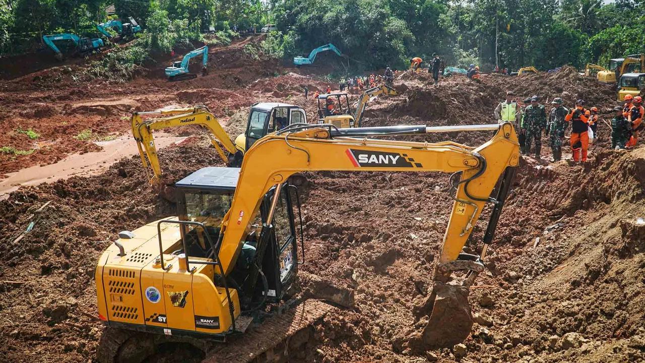 FOTO: Tragedi Longsor Majenang, 16 Korban Meninggal dan 7 Belum Ditemukan