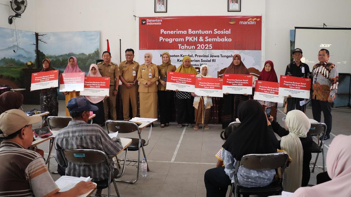 Bank Mandiri Salurkan Rp15,1 Triliun Bansos ke 7,45 Juta KPM Sepanjang 2025, Dukung Ekonomi Kerakyatan