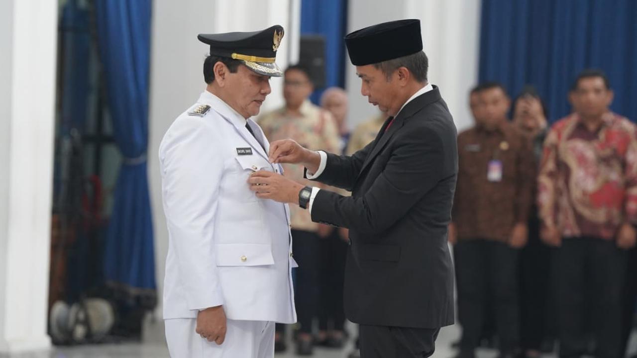 Dilantik Jadi Pj Bupati Bogor, Bachril Langsung Diingatkan Pj Gubernur: Tidak Perlu Buat Kebijakan Baru!