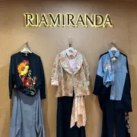Tren fashion semakin membuka ruang bagi warna berani dan bentuk busana yang tidak biasa untuk menciptakan penampilan yang lebih personal dan ekspresif. (Foto/Dok: Devita Adya)