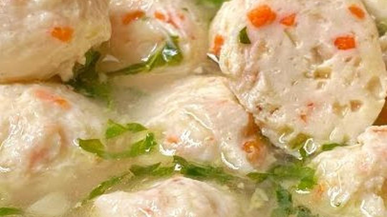 1. Bakso Ayam Sayur
