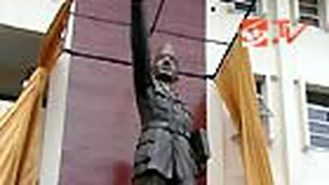 Bung Karno 'Berdiri' di Tengah Kampus