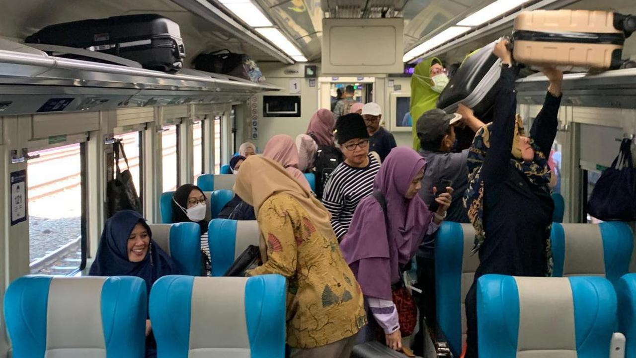 Cara Pilih Tempat Duduk Kereta Api Agar Tidak Berjalan Mundur