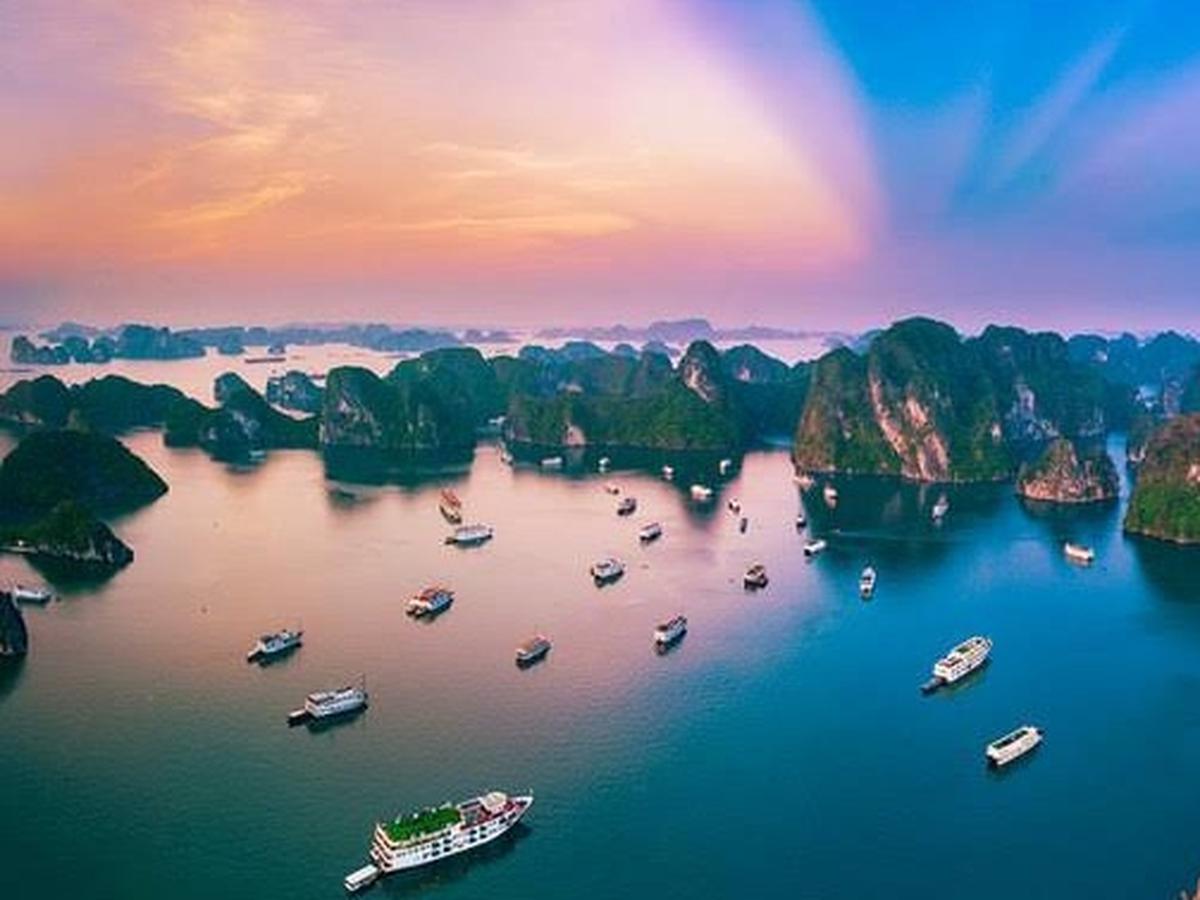 6 Keindahan Ha Long Bay, Teluk yang Punya 1.600 Pulau - Hot Liputan6.com
