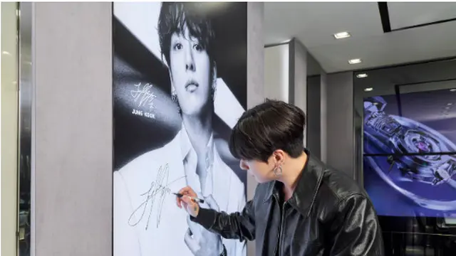 Jung Kook sebagai Global Brand Ambassador terbarunya dalam sebuah perayaan eksklusif yang digelar di Seoul.