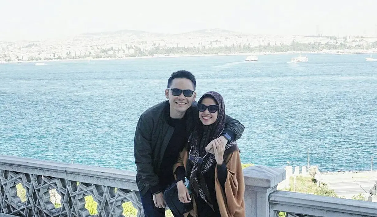 "Luar biasa ya, aku jadi orang yang sekarang beda banget sama waktu aku belum nikah dengan Ines," tutur Ben Kasyafani saat ditemui usai preskon Penghuni Rumah Terakhir, MNC Tower, Kebon Jeruk, Jakarta Barat, Senin (29/10/2018). (Instagram/benkasyafani)