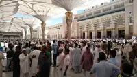 Sensasi Salat Jumat di Masjid Nabawi