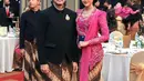 Untuk tampilan yang lebih ningrat, kebaya kutubaru full payet dari Erina Gudono bisa jadi pilihan [@erinagudono]