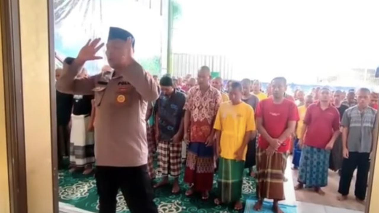 Bikin Merinding, Usai Salat Ipda Purnomo Ajak Ngaji Ratusan Pasien ODGJ