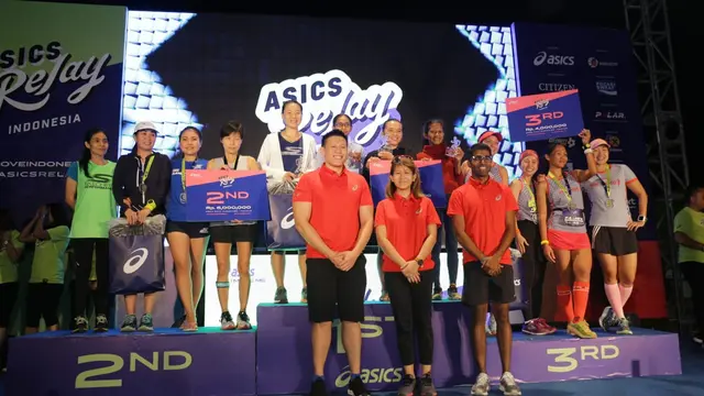 Para pemenang Asics Relay Indonesia 2018