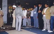 VIDEO Petinju Legendaris Muhammad Ali Pernah Salat Diimami Pemimpin Hizbullah Naim Qassem