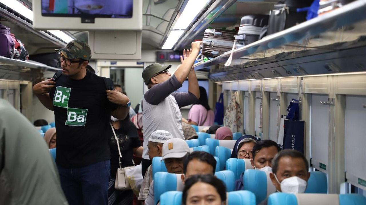 Ixfan kembali mengingatkan kepada calon penumpang yang ingin berangkat menggunakan moda transportasi kereta api, untuk memperhatikan barang bawaannya.<br>