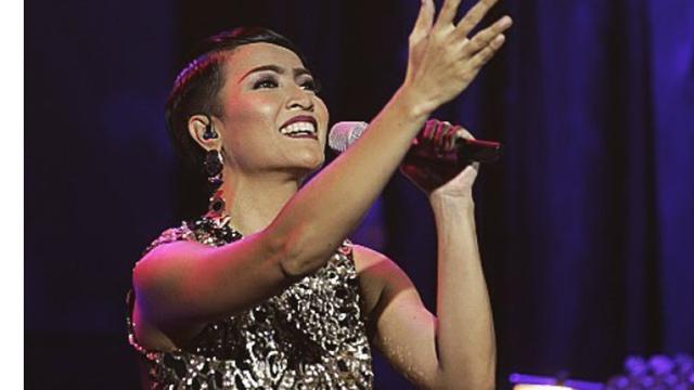 Lea Simanjuntak Dan Angel Pieters Tutup Debat Cawapres Dengan Lagu Kebyar Kebyar Showbiz Liputan6 Com